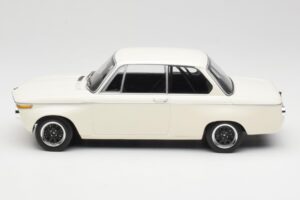 BMW 2002 Weiss Plain Body Version Minichamps 1:18 155702600 Metall – Bild 3 von 6
