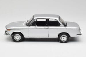BMW 2002tii Silber AUTOart 1:18 80430151479 Metall – Bild 4 von 8