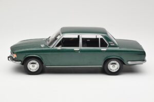 BMW 2500 E3 Green Metallic Minichamps 1:18 155029201 Metall – Bild 3 von 6