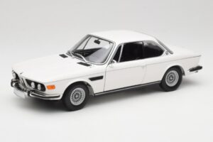 BMW 3.0 CSi E9 Weiss Minichamps 1:18 180029026 Metall