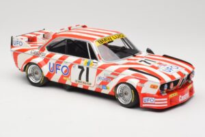 BMW 3.0 CSL E9 #71 Luigi Racing P. Xhenceval / J. Dieudonné 24 Hours of Le Mans 1977 Minichamps 1:18 155772571 Metall – Bild 4 von 6
