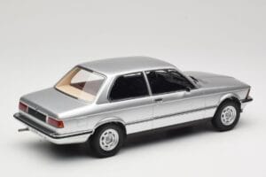 BMW 320 E21 Silber Minichamps 1:18 107024200 Resin – Bild 2 von 6