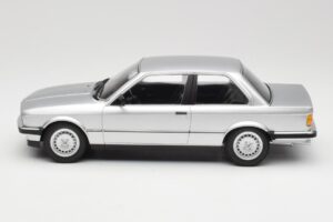 BMW 323i E21 Silber Minichamps 1:18 155026001 Metall – Bild 3 von 6