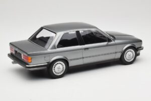 BMW 323i E30 Grey Metallic Minichamps 1:18 155026006 Metall – Bild 2 von 6