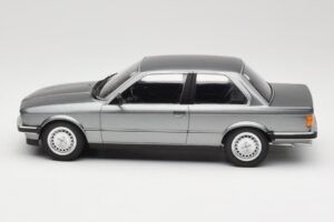BMW 323i E30 Grey Metallic Minichamps 1:18 155026006 Metall – Bild 3 von 6