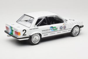 BMW 325i E30 #2 O. Manthey Vogelsang Automobile 3rd Place Eifel Race DTM 1986 Minichamps 1:18 155862602 Metall – Bild 2 von 6