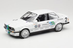 BMW 325i E30 #2 O. Manthey Vogelsang Automobile 3rd Place Eifel Race DTM 1986 Minichamps 1:18 155862602 Metall