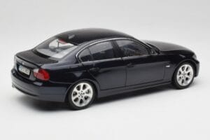 BMW 330i E46 Schwarz Kyosho 1:18 08731RB Metall – Bild 3 von 8
