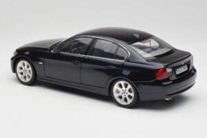BMW 330i E46 Schwarz Kyosho 1:18 08731RB Metall – Bild 7 von 8