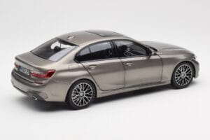 BMW 330i G20 Silber Norev 1:18 183275 Metall – Bild 3 von 8
