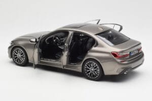 BMW 330i G20 Silber Norev 1:18 183275 Metall – Bild 5 von 8