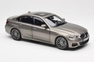 BMW 330i G20 Silber Norev 1:18 183275 Metall – Bild 6 von 8