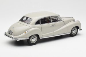 BMW 501 Cortina Grau AUTOart 1:18 80430393098 Metall – Bild 3 von 8
