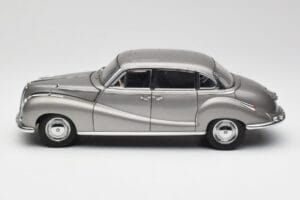 BMW 502 2.6 Luxus Silver Beige Metallic AUTOart 1:18 70591 Metall – Bild 4 von 8