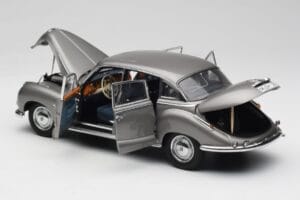 BMW 502 2.6 Luxus Silver Beige Metallic AUTOart 1:18 70591 Metall – Bild 5 von 8