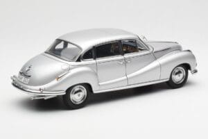 BMW 502 2.6 Luxus Super Silber AUTOart 1:18 70593 Metall – Bild 3 von 8