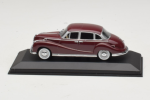 BMW 502 V8 Dunkelrot Minichamps 1:43 430022402 Metall