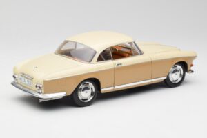 BMW 503 Beige Revell 1:18 8832 Metall – Bild 3 von 8