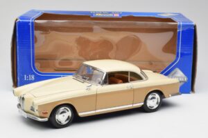 BMW 503 Beige Revell 1:18 8832 Metall – Bild 8 von 8