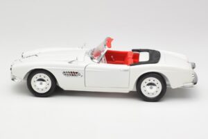 BMW 507 Touring Sport Feather White Revell 1:18 8810 Metall – Bild 4 von 8