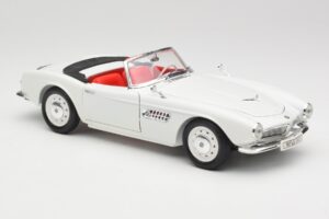 BMW 507 Touring Sport Feather White Revell 1:18 8810 Metall – Bild 6 von 8