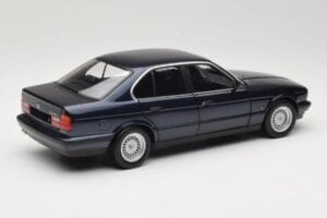 BMW 535i E34 Blue Metallic Minichamps 1:18 100024004 Metall – Bild 3 von 8