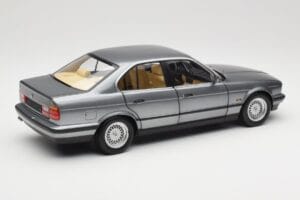 BMW 535i E34 Grau Metallic Minichamps 1:18 100024008 Metall – Bild 3 von 8