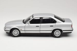 BMW 535i E34 Silber Minichamps 1:18 100024005 Metall – Bild 4 von 8