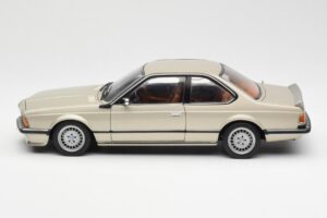 BMW 635 CSi E24 Bronzit Beige Metallic AUTOart 1:18 70523 Metall – Bild 4 von 8