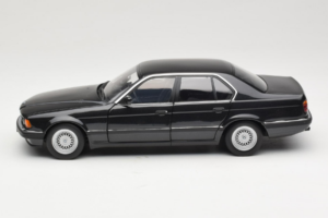BMW 730i E32 Black Metallic Minichamps 1:18 100023002 Metall – Bild 4 von 8
