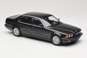 BMW 730i E32 Black Metallic Minichamps 1:18 100023002 Metall – Bild 6 von 8