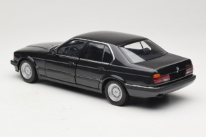 BMW 730i E32 Black Metallic Minichamps 1:18 100023002 Metall – Bild 7 von 8