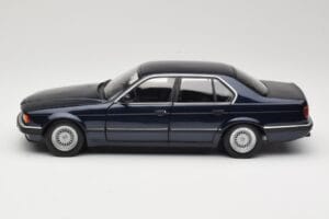 BMW 730i E32 Blau Metallic Minichamps 1:18 100023006 Metall – Bild 4 von 8