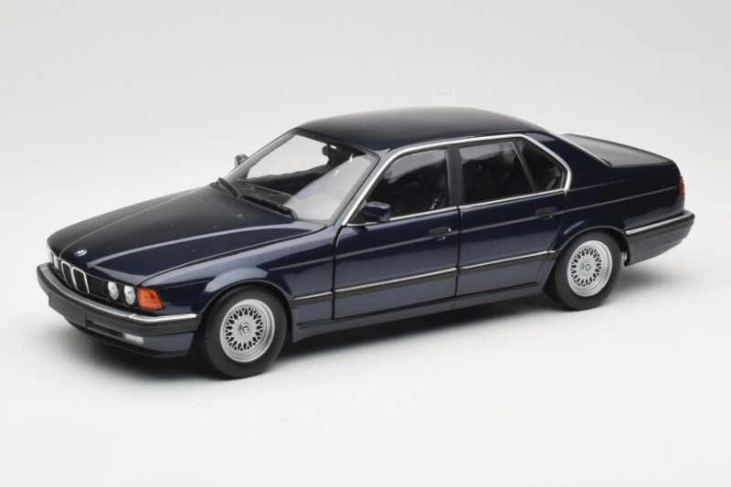 BMW 730i E32 Blau Metallic Minichamps 1:18 100023006 Metall