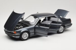 BMW 730i E32 Grey Metallic Minichamps 1:18 100023005 Metall – Bild 2 von 8