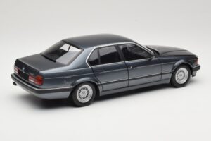 BMW 730i E32 Grey Metallic Minichamps 1:18 100023005 Metall – Bild 3 von 8