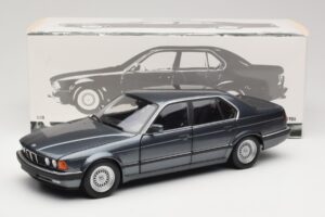 BMW 730i E32 Grey Metallic Minichamps 1:18 100023005 Metall – Bild 8 von 8