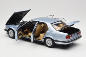 BMW 730i E32 Hellblau Metallic Minichamps 1:18 100023008 Metall – Bild 5 von 8