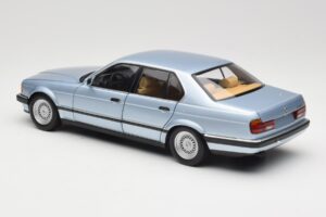 BMW 730i E32 Hellblau Metallic Minichamps 1:18 100023008 Metall – Bild 7 von 8