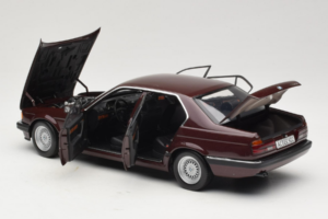 BMW 730i E32 Red Metallic Minichamps 1:18 100023001 Metall – Bild 5 von 8