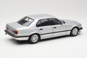BMW 730i E32 Silber Minichamps 1:18 100023000 Metall – Bild 3 von 8