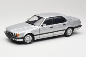 BMW 730i E32 Silber Minichamps 1:18 100023000 Metall