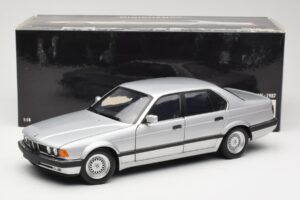 BMW 730i E32 Silber Minichamps 1:18 100023000 Metall – Bild 8 von 8