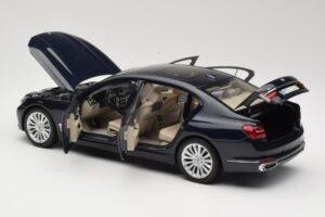 BMW 750Li F02 Imperial Blue Paragon 1:18 80432405586 Metall – Bild 5 von 8