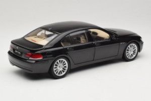 BMW 760Li E66 Individual Schwarz Kyosho 1:18 08573RB Metall – Bild 3 von 8