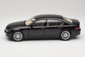 BMW 760Li E66 Individual Schwarz Kyosho 1:18 08573RB Metall – Bild 4 von 8