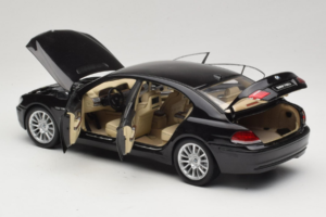 BMW 760Li E66 Individual Schwarz Kyosho 1:18 08573RB Metall – Bild 5 von 8