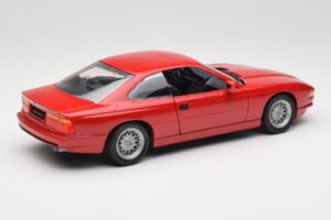 BMW 850Ci E31 Brilliant Red Revell 1:18 8827 Metall – Bild 3 von 8