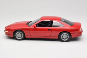 BMW 850Ci E31 Brilliant Red Revell 1:18 8827 Metall – Bild 4 von 8