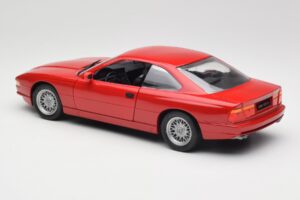 BMW 850Ci E31 Brilliant Red Revell 1:18 8827 Metall – Bild 7 von 8